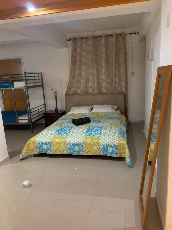 Ground Floor Apartment With Big Balcony ラルナカ エクステリア 写真